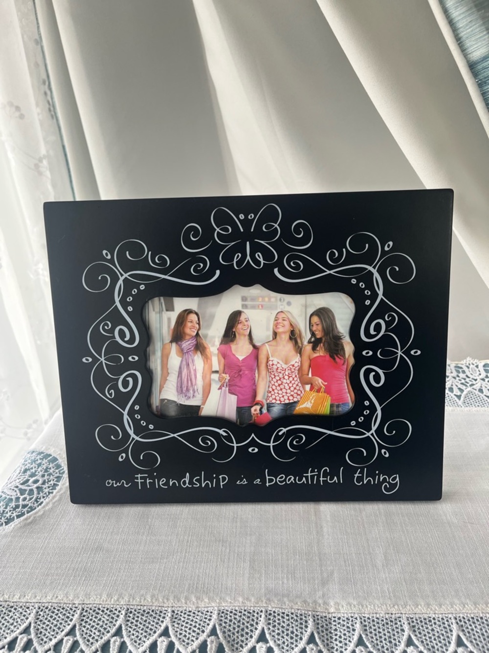 "Our Friendship is a Beautiful Thing" 10x8 Photo Frame (Fits 4x6)